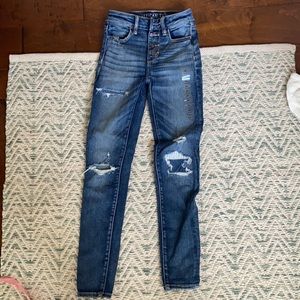 High Wasted American Eagle Jeans. Size 00 (Short)